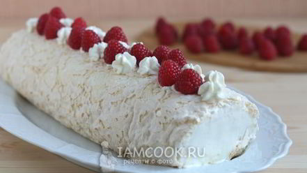 Рецепт меренгового рулета с малиной