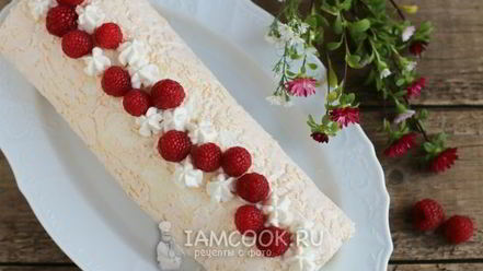Рецепт меренгового рулета с малиной