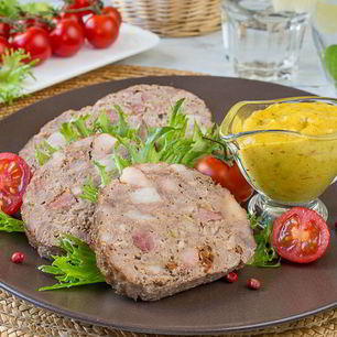 Рецепт Мясного рулета с копченой грудинкой