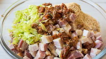 Рецепт мясного рулета с копченой грудинкой