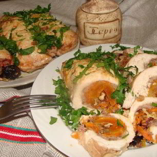 Рецепт Мясного рулета с сухофруктами