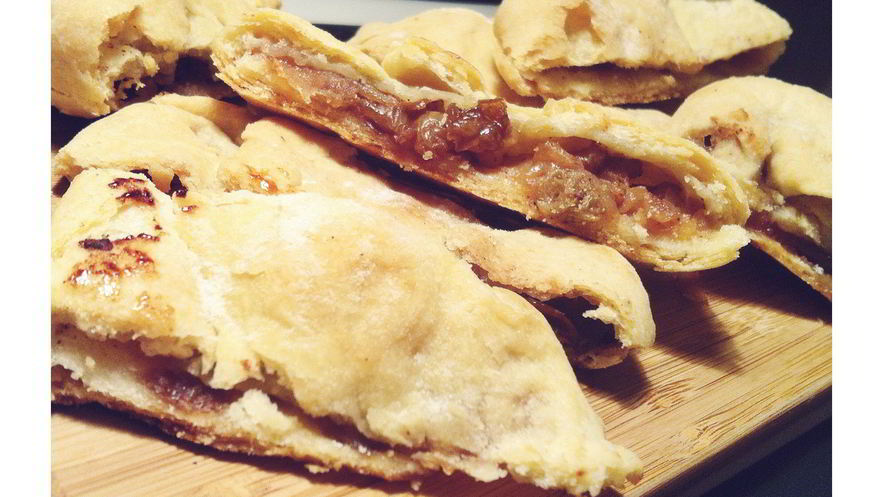 Рецепт простого рулета с яблоками