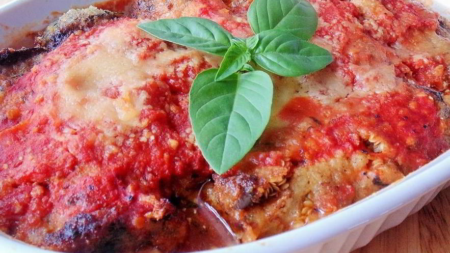 Рецепт роллатини — рулетиков из баклажана с рикоттой в томатном соусе