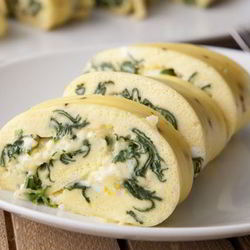 Рецепт Рулета из яиц с начинкой