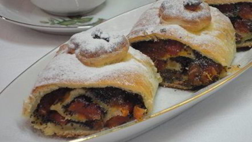 Рецепт рулета с курагой и маком