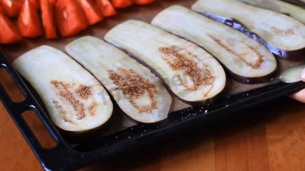 Рецепт рулетиков из баклажанов с грецкими орехами