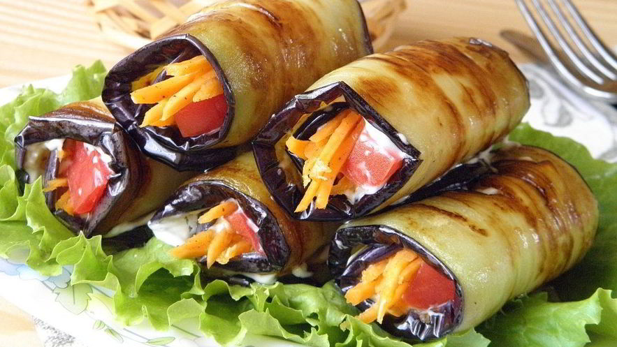 Рецепт рулетиков из баклажанов с корейской морковкой