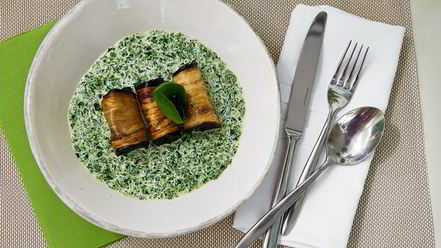 Рецепт рулетиков из баклажанов со шпинатом