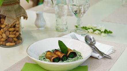 Рецепт рулетиков из баклажанов со шпинатом