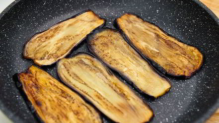 Рецепт рулетиков из баклажанов со шпинатом