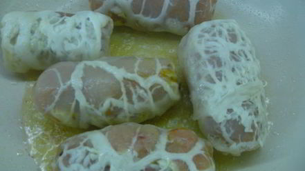 Рецепт рулетиков из куриного филе в свиной сетке