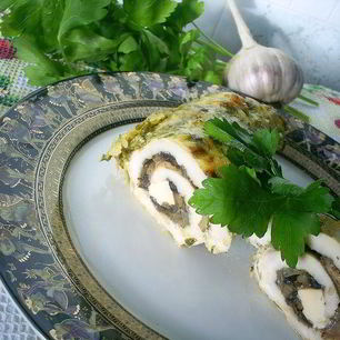 Рецепт Рулетиков из куриной грудки, запеченные под сметанно-чесночным соусом