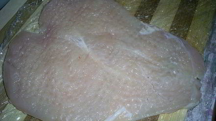 Рецепт рулетиков из куриной грудки, запеченные под сметанно-чесночным соусом