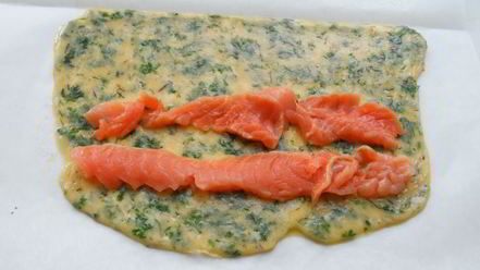 Рецепт рулетиков из сыра с семгой