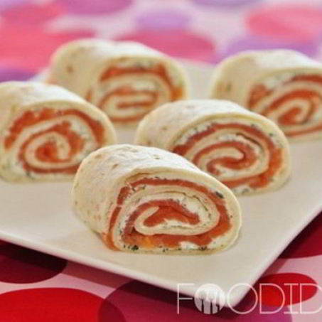 Рецепт Рулетиков с семгой и сыром