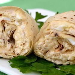 Рецепт Рулетов из лаваша с курицей и плавленым сырком