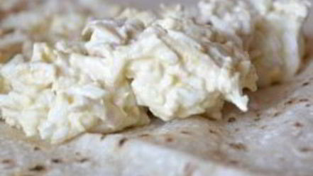 Рецепт рулетов из лаваша с курицей и плавленым сырком