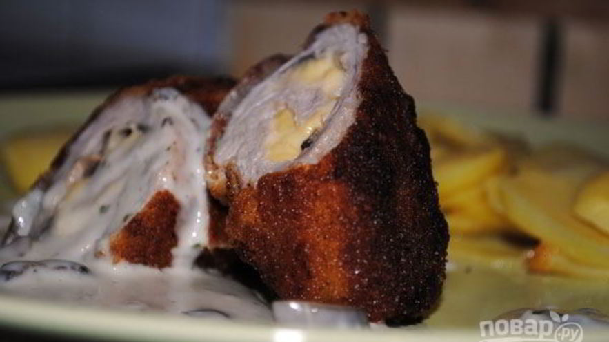 Рецепт свиных рулетиков с грибами и сыром