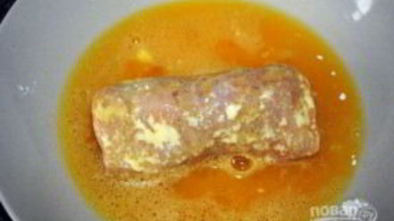 Рецепт свиных рулетиков с грибами и сыром