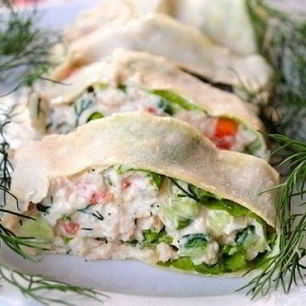 Рецепт Закусочного рулета из лаваша с куриной грудкой