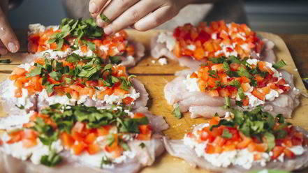 Рецепт запеченных куриных рулетиков