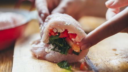 Рецепт запеченных куриных рулетиков