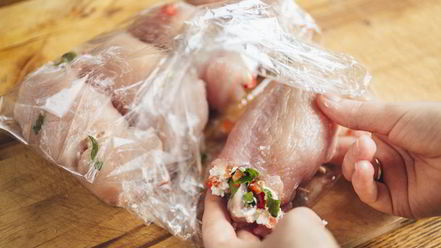 Рецепт запеченных куриных рулетиков