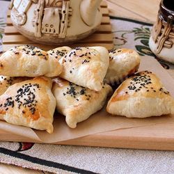 Рецепт Самсы из слоеного теста с мясным фаршем