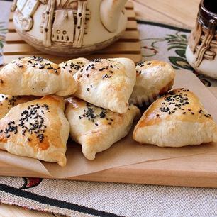 Рецепт Самсы из слоеного теста с мясным фаршем