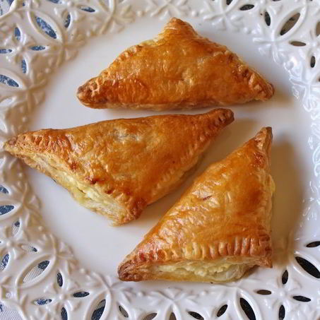 Рецепт Самсы из слоеного теста с сыром