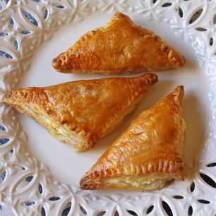 Рецепт Самсы из слоеного теста с сыром