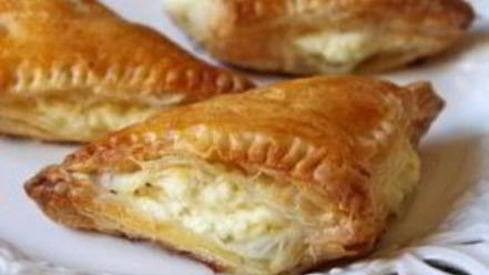 Рецепт самсы из слоеного теста с сыром