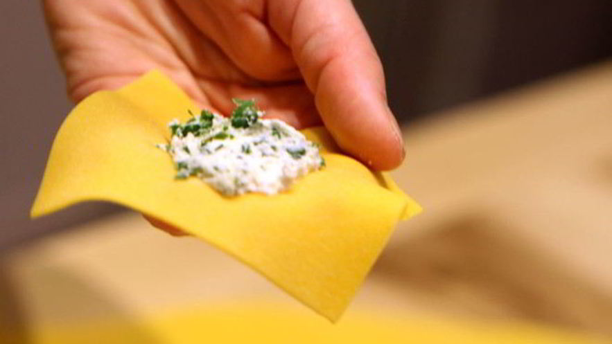 Рецепт самсы с сыром из покупного и из самодельного теста