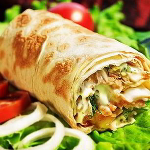 Рецепт Домашней шаурмы с овощами и куриной грудкой