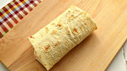 Рецепт шаурмы с крабовыми палочками и свежим огурцом