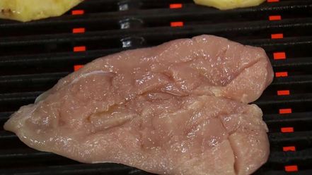 Рецепт шавермы с курицей на тарелке