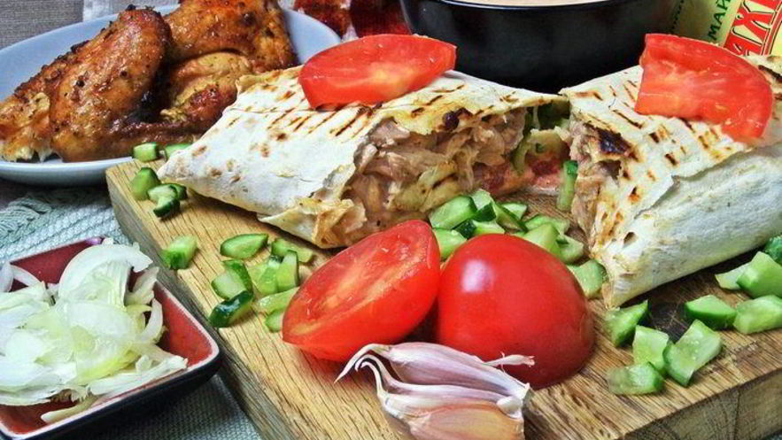 Рецепт шавермы с запеченной курицей и майонезным соусом