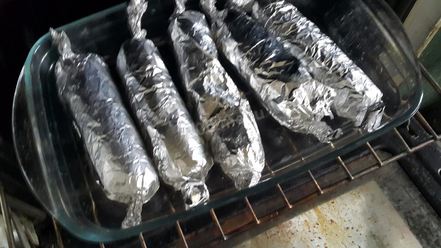 Рецепт сосисок со шпинатом и сыром