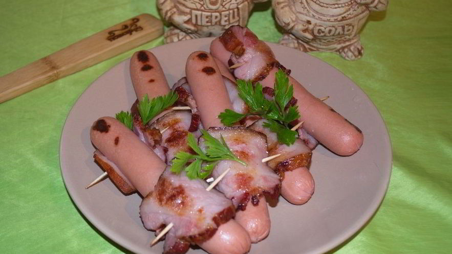 Рецепт сосисок в беконе