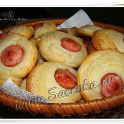 Рецепт Сосисок в слоеном тесте Пуговки
