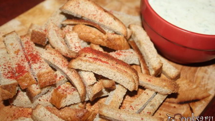 Рецепт дарницких сухариков с соусом на основе йогурта