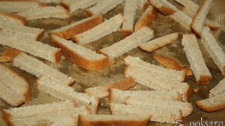 Рецепт дарницких сухариков с соусом на основе йогурта