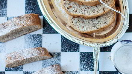 Рецепт медовых сухариков с грецкими орехами