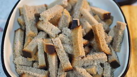 Рецепт пикантных сухариков к пиву