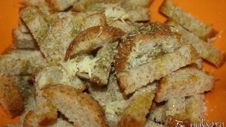 Рецепт пшеничных сухариков с сыром