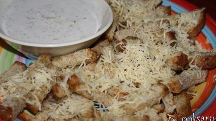 Рецепт пшеничных сухариков с сыром