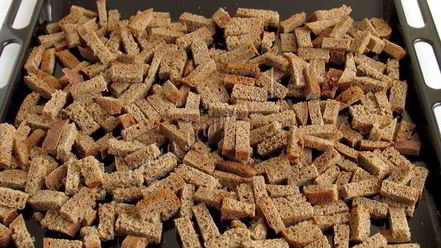 Рецепт ржаных сухариков с чесноком