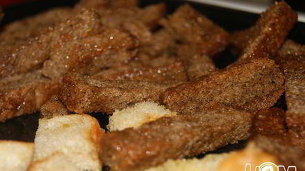 Рецепт сухариков белых и черные