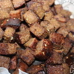 Рецепт Сухариков из черного хлеба со специями и базиликом