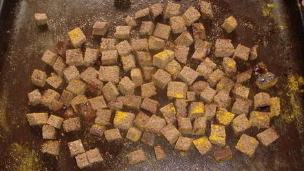 Рецепт сухариков из черного хлеба со специями и базиликом